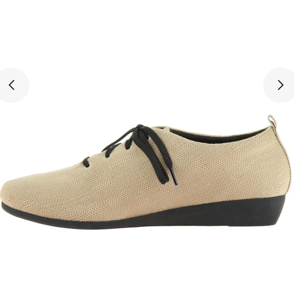 OTBT Wilna Sneaker in camel color Fabric Size 8.5